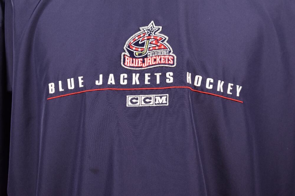 CCM Mens Columbus Blue Jackets Pullover Jacket NHL Size Medium Blue Red Hockey